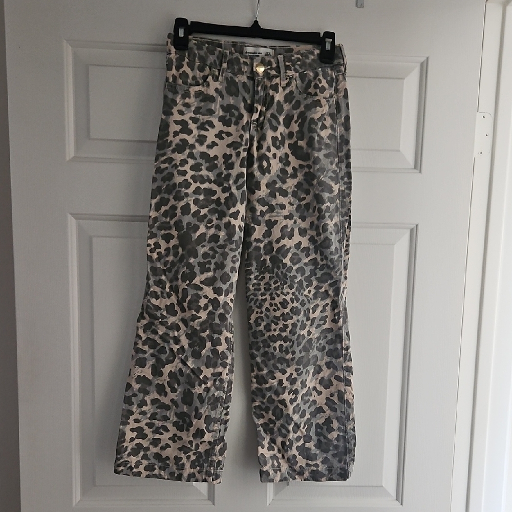 Abercrombie & Fitch Gray and White Animal Patterned Pants.